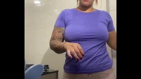 Exhibitionist babe wants her ass fucked today