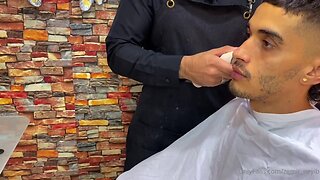 Latinos follando en la peluquería: aventura amateur de big cock y rimming