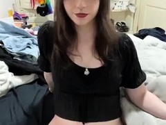 Cute Lewdy Kaine Masturbates