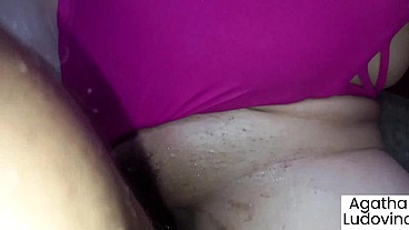 Ed Junior me chamou para tomar um banho de piscina, e acabou gozando dentro da minha bucetinha