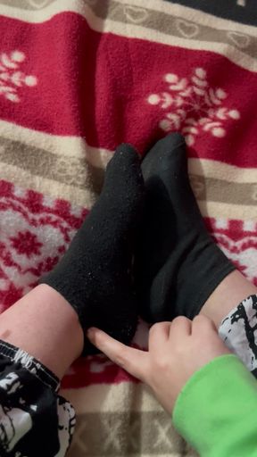 Me taking off my socks 🧦
