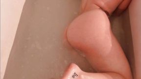 Summer Hart Cumming with the faucet live