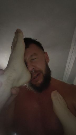 A Russian man fucks a guy and licks his feet