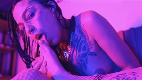 Latin Girl Sucks her Sexy Toes with Masturbation