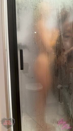 Shower Chats - Gigi Bliss X Axel Reigns