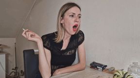 Jaye Summers Gets Special Gift From Her Cuckold BF