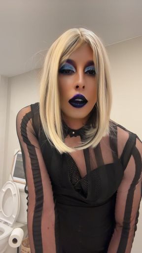 Vaping Femboi jerking off taking dirty!