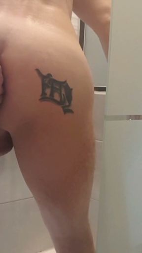 dildo hand anal fisting shower   Clip 2