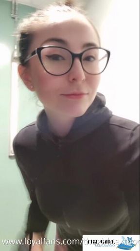 First video in my gym shower/changing room 🥰