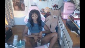 Erotic solo by a black tranny