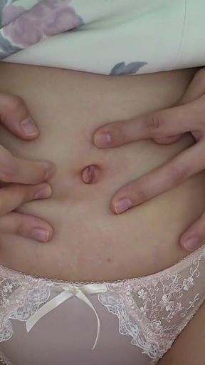 (en) Nonoka Ozaki Invites You to Her Room to Push a Finger Deep Into Her Navel