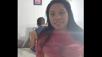 video caseros, sorpresa de bienvenida para mi compa&ntilde_ero de cuarto el no se lo esperaba todo fue muy rico y excitante...