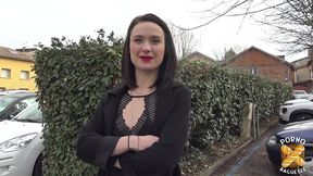 alice, coquine sexy, veut une baise hard avec son collegue