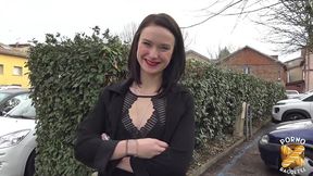 alice, coquine sexy, veut une baise hard avec son collegue