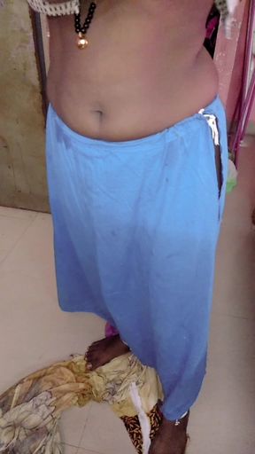 Desi Tamil Wife Renu Wet Nude Body Towel Dry & Slow Saree Dressing Tease! Indianhotwifex