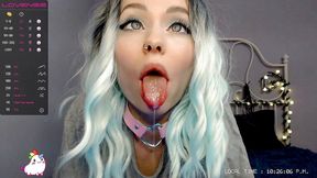 A gorgeous and very slobbery ahegao show from a cute girl's webcam