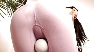 YOGA PANTS SOAKED FROM SQUIRT