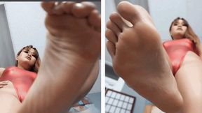 FOOT CRUSHING ON YOU feat AstroDomina (HD MP4)