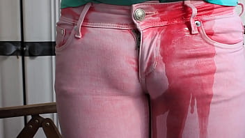 Pastell rosa Jeans von H&amp_M wird von &#039_Turnhoeschen&#039_ nass gemacht