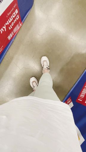 Mall Toilet Pissing