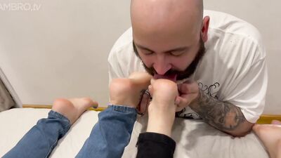 Bald Man Loves To Suck The Feet Of Goddess Grazi And Lana Noccioli