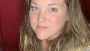 Lizzy McFire sucks dildo and gets a facial