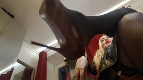 Mistress Claudia in: dangling shoes and footjob