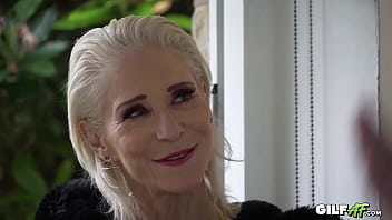 I made this milf Cum! GILF AF