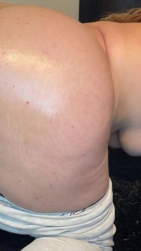 Hot PAWG Girl Super Wet Use BBC Dildo and Have so Much Fun