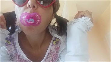 I wet my diaper with my squirt ... I'm a sexy horny and I love a pacifier