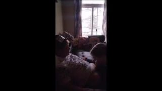 без седла, сука – белые парни-любители глотают член после анального секса