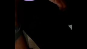 culo en tanga mimando sus nalgas