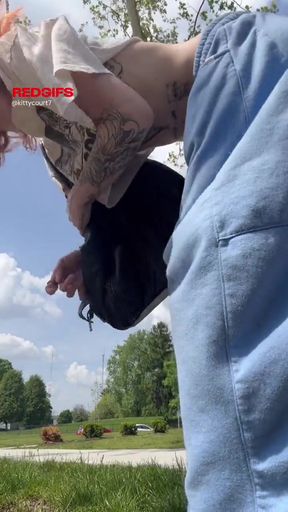 Amateur teen shows off her booty in a tease