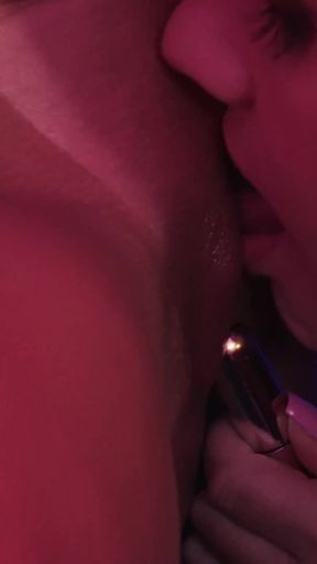 Full-breasted Brunette Vs Short Blonde: Ketlen Silva and Naty Varga [uncut Lesbians]