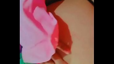 BAILANDO Y MASTURBANDOME BIEN RICO CON MI ALMOHADA &quot_ESCUCHA A LO ULTIMO COMO ME QUEJO BIEN RICO&quot_