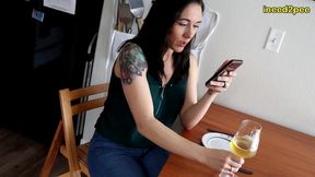 sinn sage peeing her tight jeans at restaurant