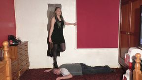 Sophie Head & Hands Walking In Stiletto Heels (4K)