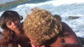 Hot ebony girls fucks on beach