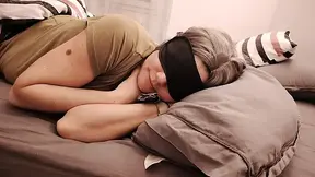 Close-up! I wake up my mother-in-law this milf, she sucks me and I cum in her mouth