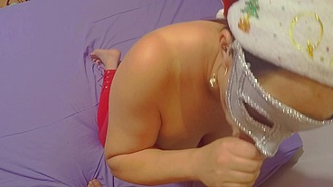Ayudante De Santa Cogida En Ropa De Trabajo Celebrando Navidad Y Fin De Año (Chupa Y Cabalga La Zorra)