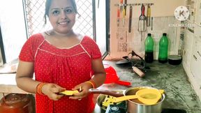 Neighbor&#039;s Bhabhi&#039;s fun kitchen sex with Hindi audio