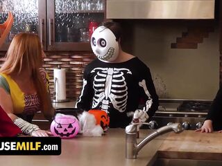 When It Comes To Halloween Pranks, Nobody Is Greater quantity Fantastic Than These 3 Naughty StepSiblings - FreeUseMilf