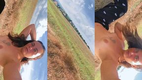 toujours nue dans les champs