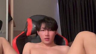 Thai delight: teetw_x_ takes on asian lover