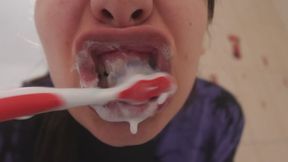 Indian stepsister shows me how she usually brushes her teeth in the bathroom then shows me her big tits and does a mouth fetish playing with her mouth