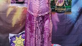 Cos Cosplay gunging while dressed up as Rapunzel