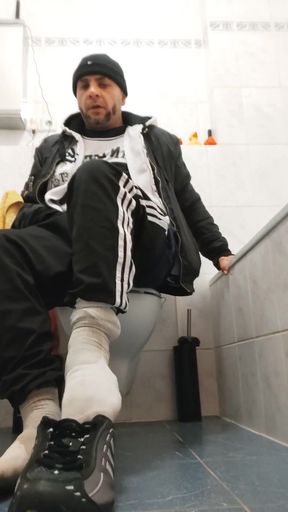 After the Cinema in Wc. Dirtyjunkbro and Socks