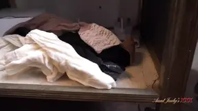 Stockinged mature MILF Josephine James catches you in her web