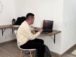 I catch the computer technician masturbating to my movies and this guy ends up banging my large Latin butt - Devil Khloe
