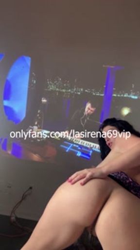 I GET HORNY!!! Please Fuck My Big Ass On The Bed